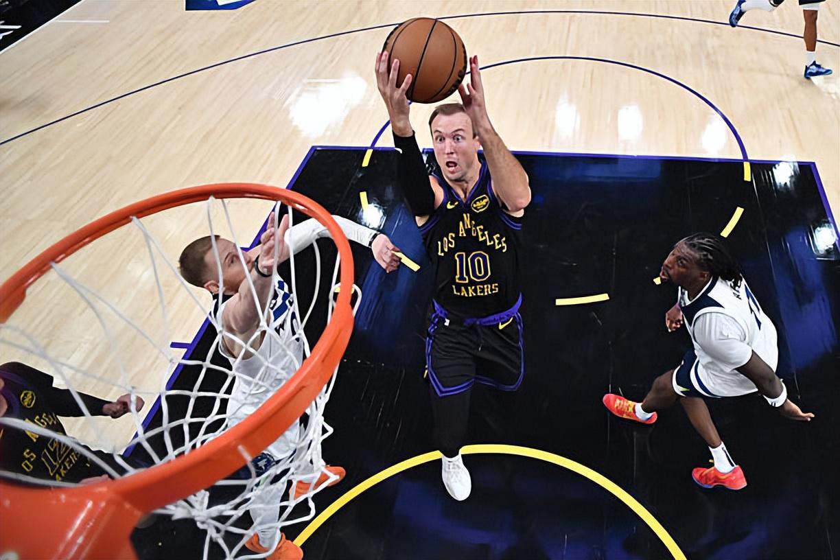 开云登录入口-不只是一个三分投手，湖人吃下后场新援真是一笔极其关键的操作？