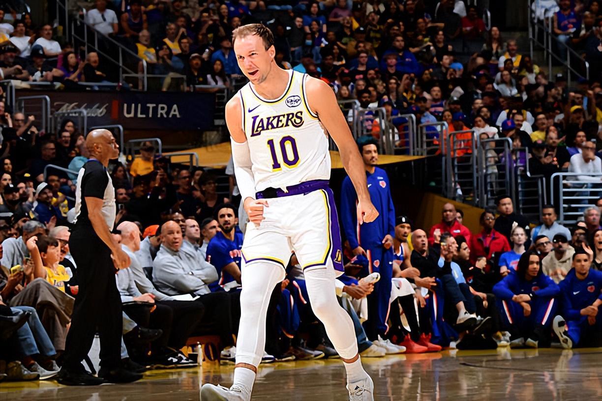 开云登录入口-不只是一个三分投手，湖人吃下后场新援真是一笔极其关键的操作？