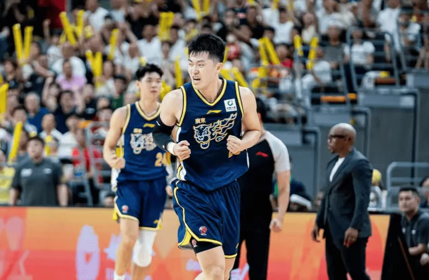 广东绝杀奇兵多神奇：张皓嘉压哨三分绝杀 一场超前4场得分总和
