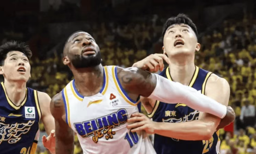 广东绝杀奇兵多神奇：张皓嘉压哨三分绝杀 一场超前4场得分总和